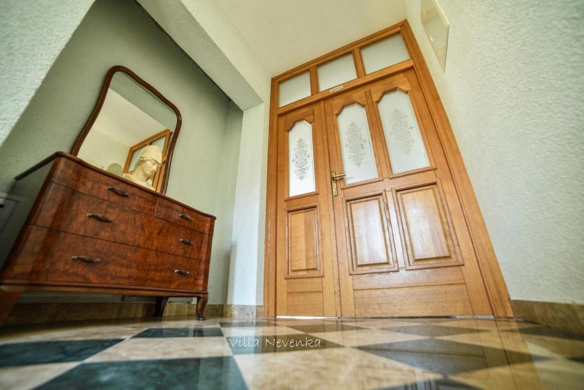 Apartments Villa Nevenka ロゴズニッツァ エクステリア 写真