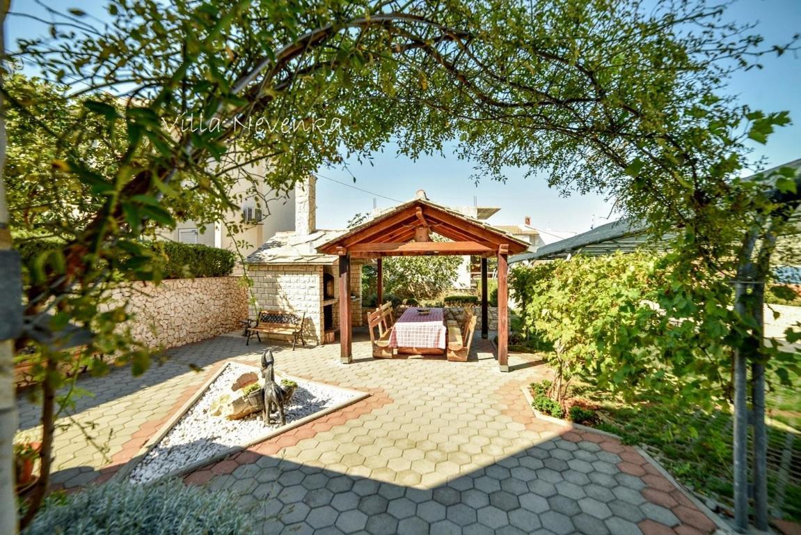 Apartments Villa Nevenka ロゴズニッツァ エクステリア 写真